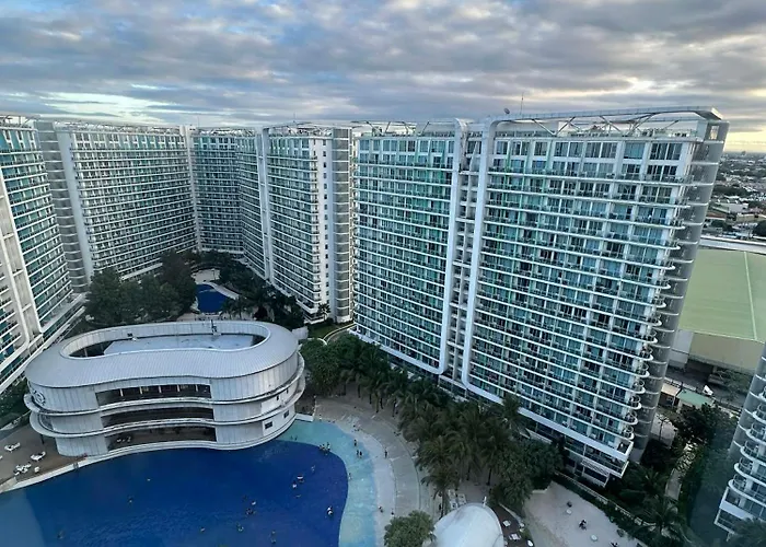 Penthouse In Azure - Near Airport Manila