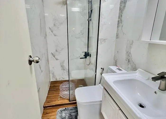 Penthouse In Azure - Near Airport Manila